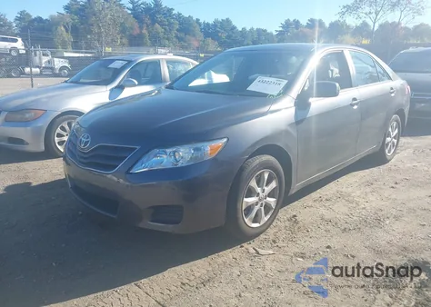2010 Toyota Camry Le z USA, uszkodzony, nr VIN 4T4BF3EKXAR077084